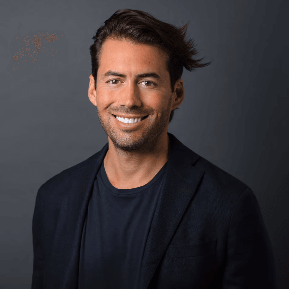 Taylor Travaglione headshot